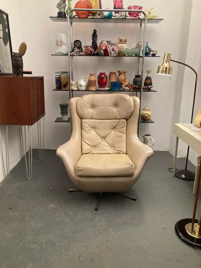 Mid Century Swivel Egg Lounge Chair - Warehouse and Showroom Open Saturday 10th October 12 til 4pm  Eircode R95T227