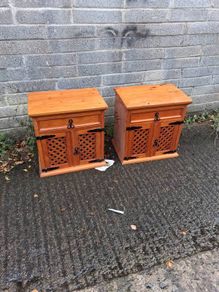 2 pine lockers