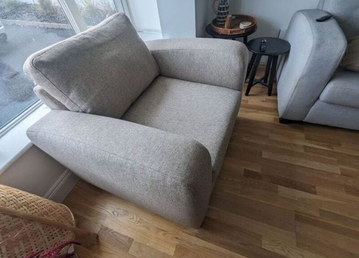 Layla DFS armchair
