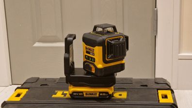 DeWalt DCLE34031 18v 3Way 360 degrees Green Laser. BARE UNIT