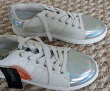 Girls shoes