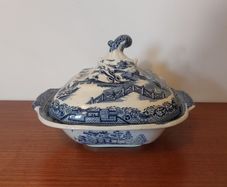 Fabulous Antique Blue and White Transferware Willow Pattern Shallow Lidded Tureen/Vegetable Dish For Display, Unknown Maker, Most Likely Staffordshire Made