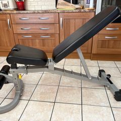 Heavy, Large Highly Versatile Weight Bench, Fully Adjustable!!