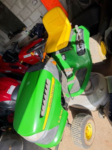 Ride on lawnmower