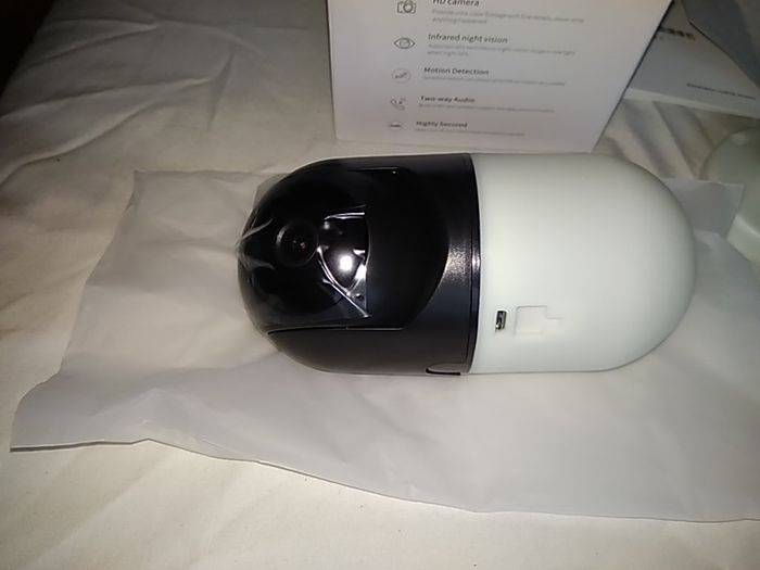 Wireless Pan/Tilt Camera with LED Light