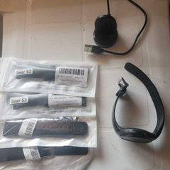 Samsung Gear S2 SM-R720 Black + 4 Extra Straps + Original Charger 30euro