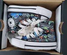 Baby Converse size 2 / 18