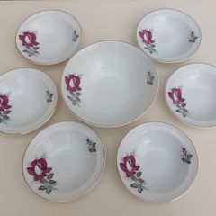 Beautiful Set of Six Dessert Bowls plus Matching Large Bowl by Arklow Pottery in the Very Popular and Collectable "Autumn Rose" Pattern