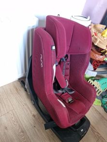 Nuna twisting child car seat
