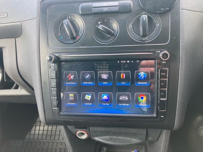 Touch screen bluetooth radio