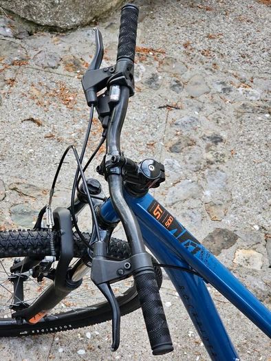 Teenagers Rockrider Bike. Kids cycle