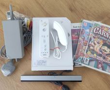 Nintendo Wii + Games