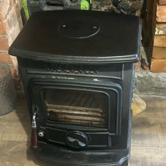 Shannon Milenio stove 5 KW good condition working well. Selling for 450 collection only Virgina area