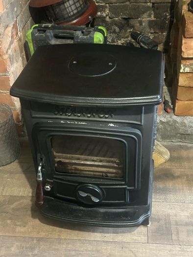 Shannon Milenio stove 5 KW good condition working well. Selling for 450 collection only Virgina area