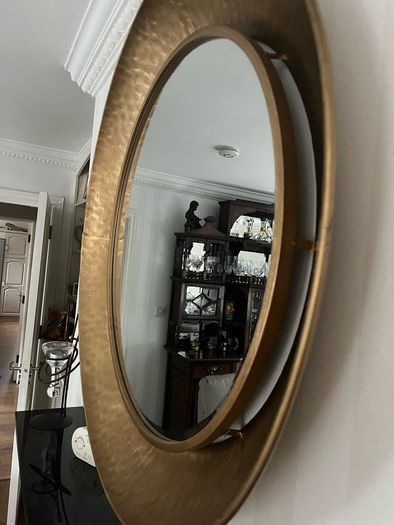 Bevelled circular Mirror  Outer diameter 34.5 cm. Mirror size 26 in