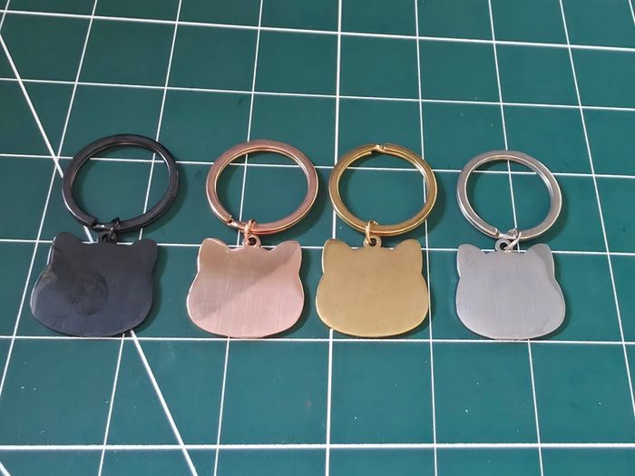Pet name tags