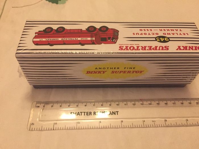 Dinky 943, Leyland Octopus Tanker - Esso. Brand new, mint in box