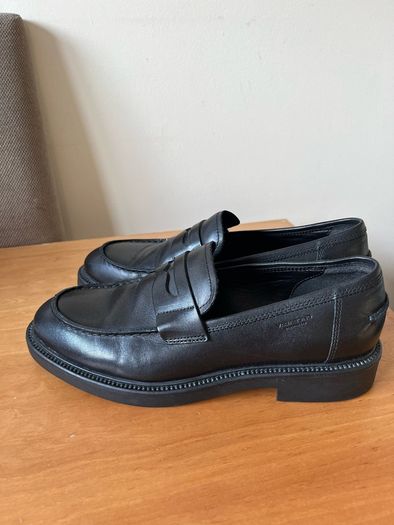 Vagabond Alex Black leather loafer