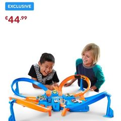 Hot Wheels Criss Cross Crash Track Set