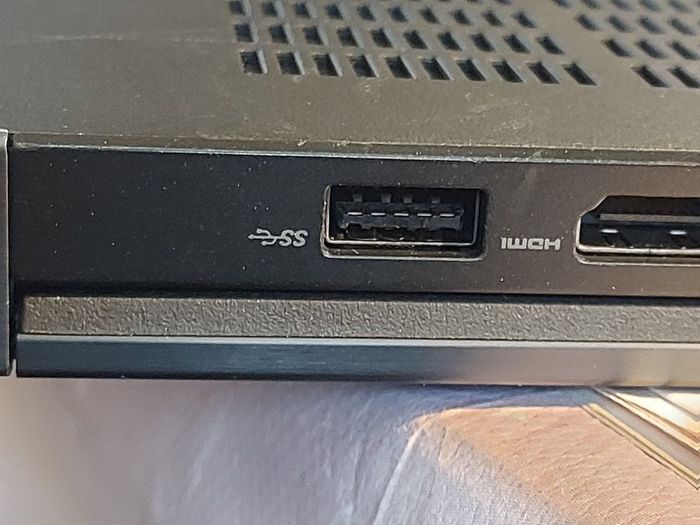 DELL Latitude 5490, Intel Core i5-7300U CPU, 2.71GHz. 8GB Ram, 256GB SSD, Windows 10 Pro, Microsoft Edge, Chrome and VLC