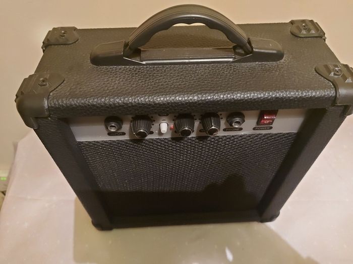 Rocktile Electric Guitar and AMP, in new condition