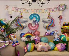 free party balloons, accessories