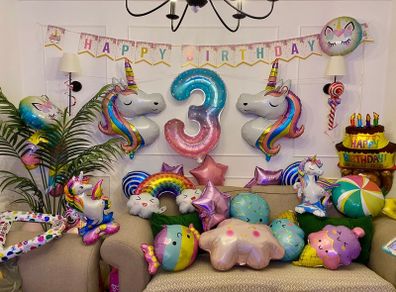 free party balloons, accessories