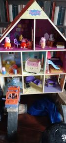Peppa Pig House and accesories