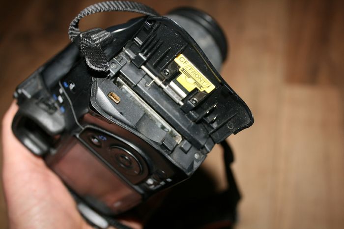 Sony Alpha DSLR-A200 10.2MP Digital SLR Camera