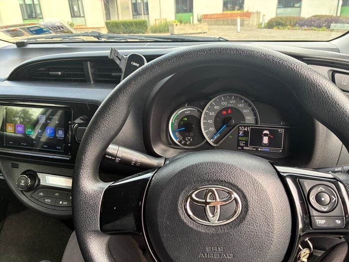 Toyota Vitz 1.5 Hybrid Auto