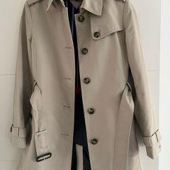 Tommy Hilfiger trench coat (xs)