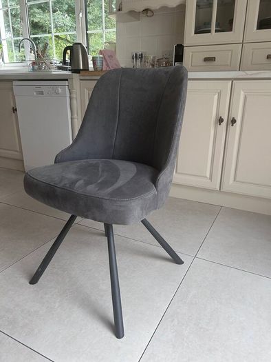 Dining room chairs x5