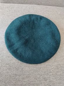vintage military green Irish beret in very good condition size small see last photo for measurements FREE STANDARD POSTAGE INCLUDED
