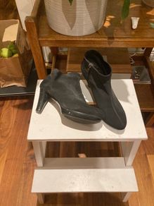 Carl Scarpa Oghetti Black Suede Zipped Ankle Boots- size 38