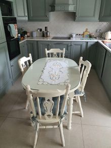 Kitchen table