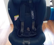 Axkid Minikid rear facing car seat