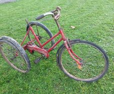 1940s adult size tricycle. Needs full restoration as seen in photos