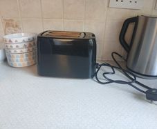 Nearly New Toaster   Lightly Used and Great Condition