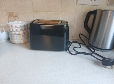 Nearly New Toaster   Lightly Used and Great Condition