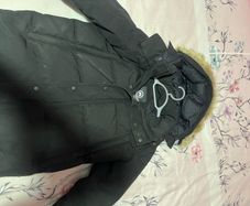 Canada goose whyndam parka xs kids small rip on sleeve will be washed before purchase