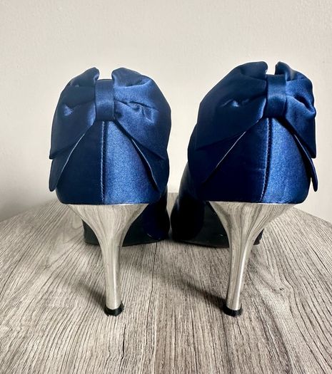 Navy peep toe shoes
