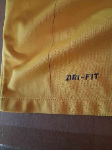 Arsenal Jersey. Official Nike Arsenal Mens Away Jersey From Season 2010 / 2011.Authentic Original From The Time. Not A Modern Day Remake.