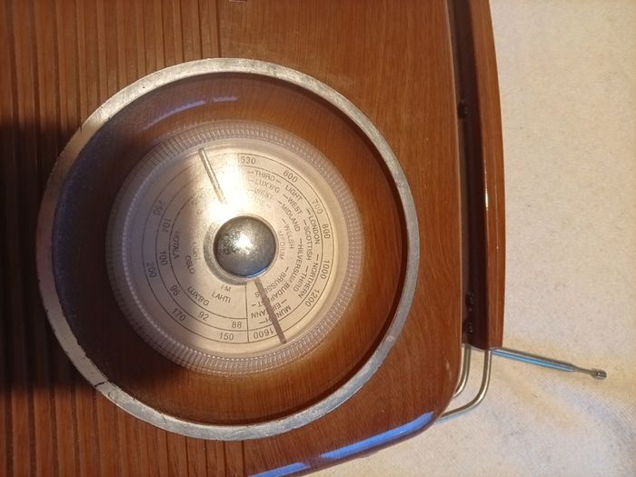 Vintage Style Bush Radio TR82