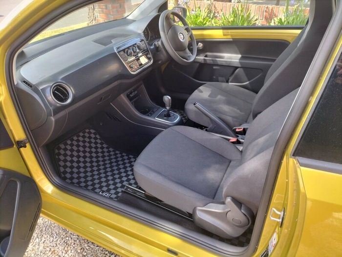 Volkswagen Up Automatic 2020
