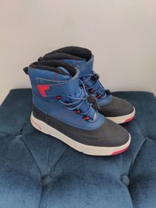 Snow boots