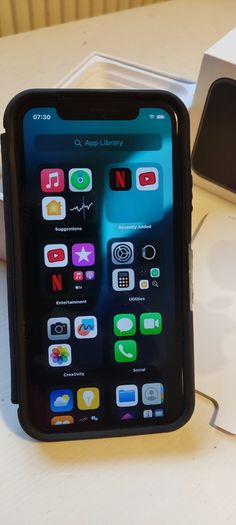 iPhone 11 - 128GB - 97% battery health