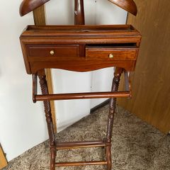 Suit stand