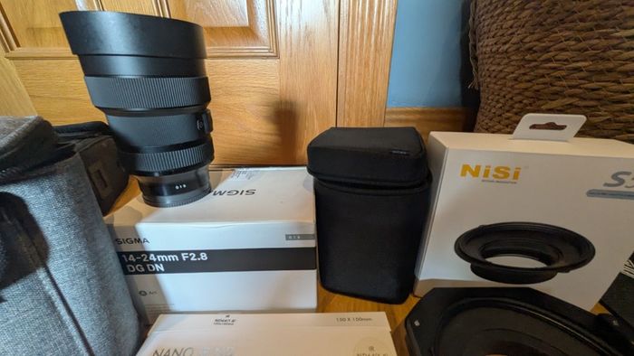 Sigma 14 to 24mm F2.8 DG DN Art Sony E Mount and NiSi S5 Filter Kit