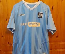 vintage 03/2004 season man city jersey