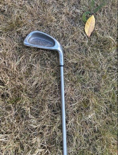 30 variety mix of rare clubs including iron sets, woods, chippers and putters
